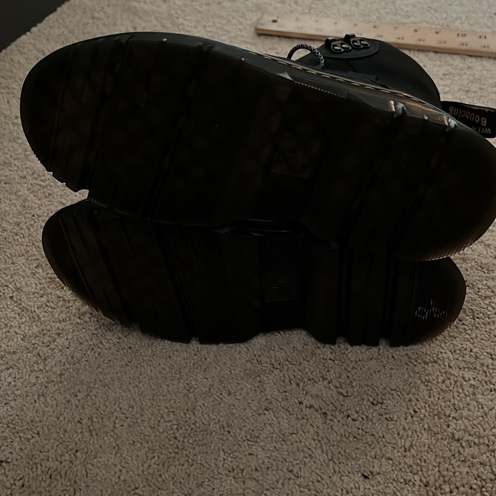 Dr. Martens Air Wait with soles bouncing - Picture 8 of 10